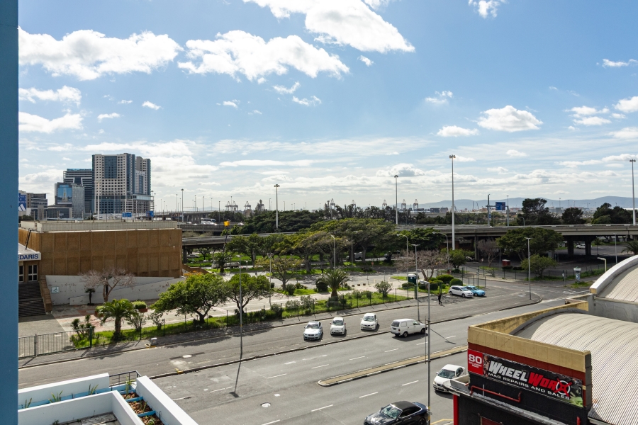 1 Bedroom Property for Sale in Zonnebloem Western Cape